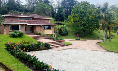 Villa en Arriendo en El Retiro