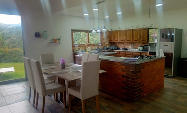 Villa en Arriendo en El Retiro