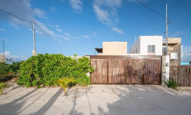 Casa en venta en la playa a 100 en San Benito, Yucatán