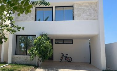 CASA AMPLIA EN RENTA EN PRIVADA, CONKAL, MERIDA