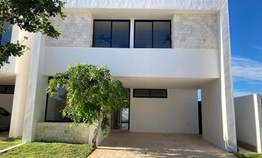 CASA AMPLIA EN RENTA EN PRIVADA, CONKAL, MERIDA