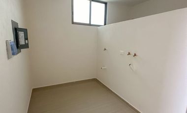 CASA EN VENTA MERIDA 4 RECÁMARAS Y ALBERCA