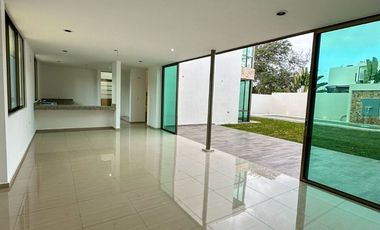 CASA EN VENTA MERIDA 4 RECÁMARAS Y ALBERCA