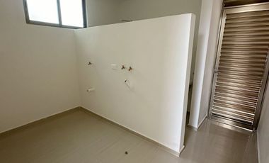 CASA EN VENTA MERIDA 4 RECÁMARAS Y ALBERCA