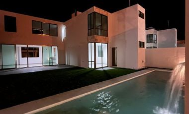 CASA EN VENTA MERIDA 4 RECÁMARAS Y ALBERCA