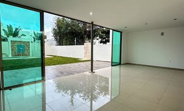 CASA EN VENTA MERIDA 4 RECÁMARAS Y ALBERCA