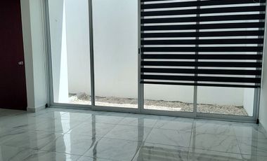 CASA EN VENTA EN HEROES DE NACOZARI, CIUDAD DEL CARMEN CAMPECHE.