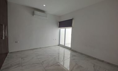 CASA EN VENTA EN HEROES DE NACOZARI, CIUDAD DEL CARMEN CAMPECHE.