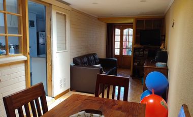 VENTA DE HERMOSA CASA Y MUY BIEN UBICADA