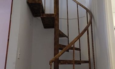 VENTA DE HERMOSA CASA Y MUY BIEN UBICADA
