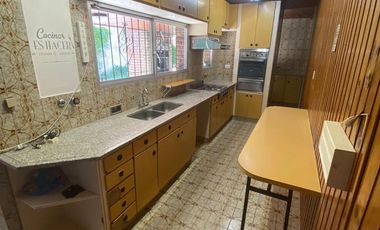 Casa en venta - 5 Dormitorios 4 Baños - Mar del Plata
