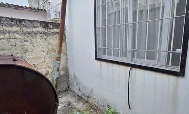Venta PH 2 ambientes con patio en Villa Dominico
