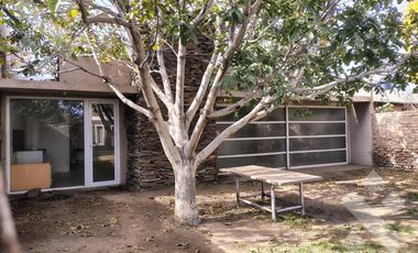 En Venta, Casa de 3 Dormitorios y quincho, Area centro, Plottier