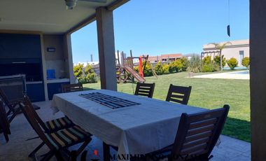 Casa en venta y alquiler, 4 ambientes -  La Alameda, Canning