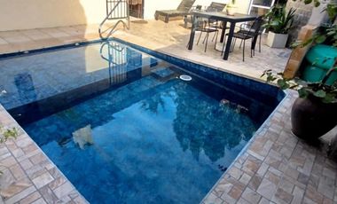 Casa en venta - 4 Dormitorios 3 Baños - Mar del Plata