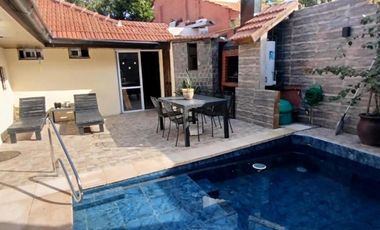 Casa en venta - 4 Dormitorios 3 Baños - Mar del Plata