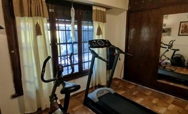 Casa en venta - 4 Dormitorios 3 Baños - Mar del Plata