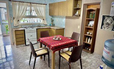 VENTA IMPORTANTE CHALET FRENTE A PLAZA ITALIA - Mar del Plata