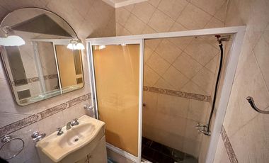 VENTA IMPORTANTE CHALET FRENTE A PLAZA ITALIA - Mar del Plata