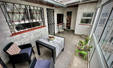 VENTA IMPORTANTE CHALET FRENTE A PLAZA ITALIA - Mar del Plata