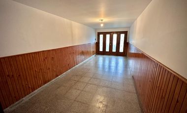VENTA IMPORTANTE CHALET FRENTE A PLAZA ITALIA - Mar del Plata