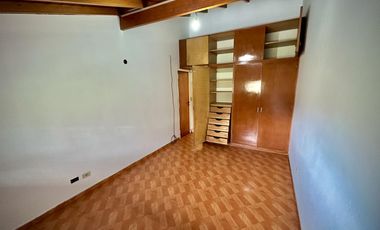 VENTA IMPORTANTE CHALET FRENTE A PLAZA ITALIA - Mar del Plata