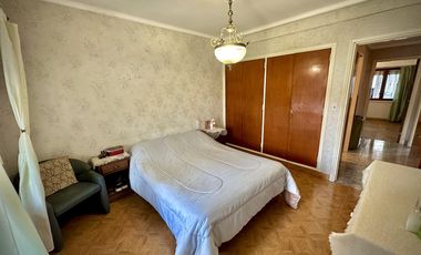 VENTA IMPORTANTE CHALET FRENTE A PLAZA ITALIA - Mar del Plata