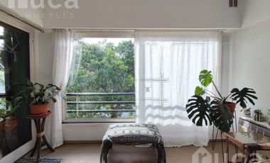 Piso de 3 dormitorios y terraza propia en venta en Martínez