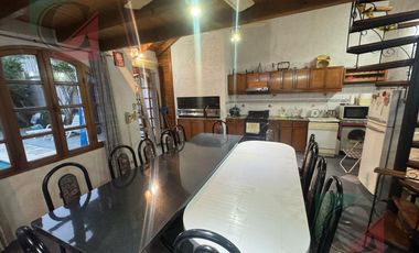 Casa 6 ambientes con cochera LANUS CENTRO APTO CREDITO