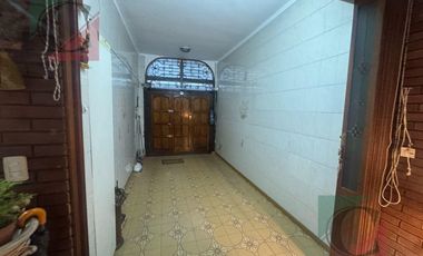 Casa 6 ambientes con cochera LANUS CENTRO APTO CREDITO