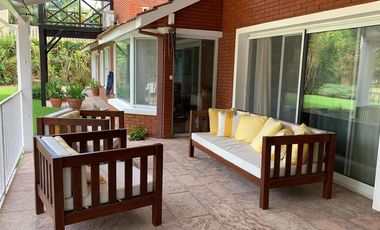 ALQUILER LOS CARDALES CC, 4 DORM. DOBLE LOTE, VISTA AL GOLF
