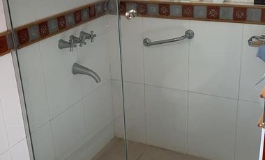 ALQUILER LOS CARDALES CC, 4 DORM. DOBLE LOTE, VISTA AL GOLF