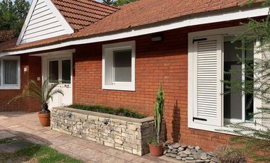 ALQUILER LOS CARDALES CC, 4 DORM. DOBLE LOTE, VISTA AL GOLF