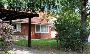 ALQUILER LOS CARDALES CC, 4 DORM. DOBLE LOTE, VISTA AL GOLF