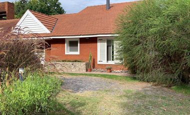 ALQUILER LOS CARDALES CC, 4 DORM. DOBLE LOTE, VISTA AL GOLF