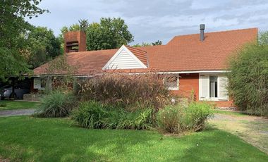 ALQUILER LOS CARDALES CC, 4 DORM. DOBLE LOTE, VISTA AL GOLF