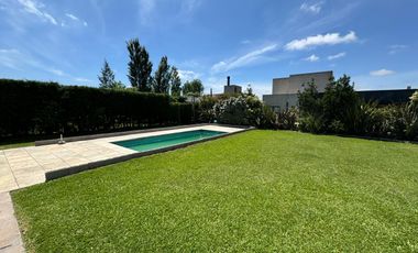 OPORTUNIDAD! Casa en La Horqueta de Echeverría  RETASADO