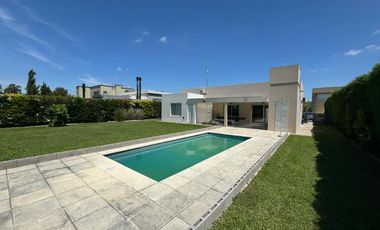 OPORTUNIDAD! Casa en La Horqueta de Echeverría  RETASADO