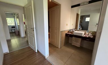 OPORTUNIDAD! Casa en La Horqueta de Echeverría  RETASADO