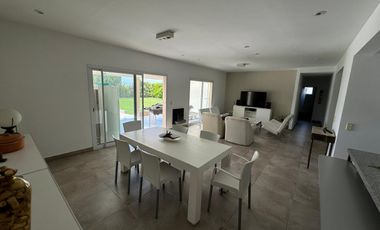 OPORTUNIDAD! Casa en La Horqueta de Echeverría  RETASADO