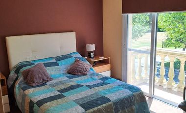 Casa con Pileta y Jardín en Alquiler / San Isidro Labrador - Villanueva