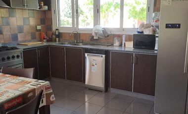 Casa con Pileta y Jardín en Alquiler / San Isidro Labrador - Villanueva