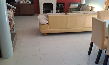 Casa con Pileta y Jardín en Alquiler / San Isidro Labrador - Villanueva
