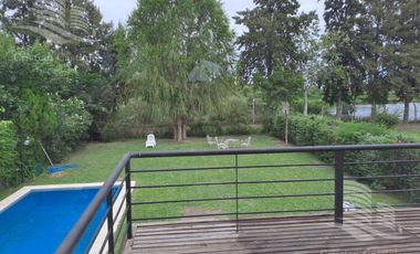 Casa con Pileta y Jardín en Alquiler / San Isidro Labrador - Villanueva