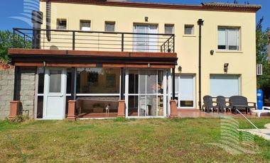 Casa con Pileta y Jardín en Alquiler / San Isidro Labrador - Villanueva