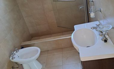 Casa con Pileta y Jardín en Alquiler / San Isidro Labrador - Villanueva
