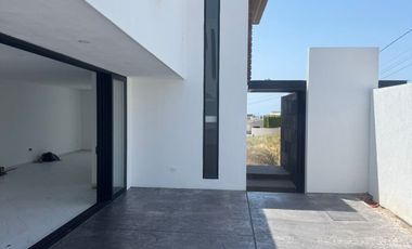 Casa en venta fracc Rosamar completamente nueva con detalles modernos*