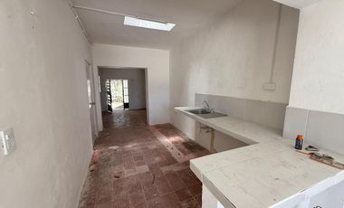 CASA EN MERIDA UBICADA CERCA DE LA AVENIDA ITZAES Y EL PARQUE DE LA PAZ