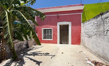 CASA EN MERIDA UBICADA CERCA DE LA AVENIDA ITZAES Y EL PARQUE DE LA PAZ