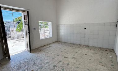 CASA EN MERIDA UBICADA CERCA DE LA AVENIDA ITZAES Y EL PARQUE DE LA PAZ